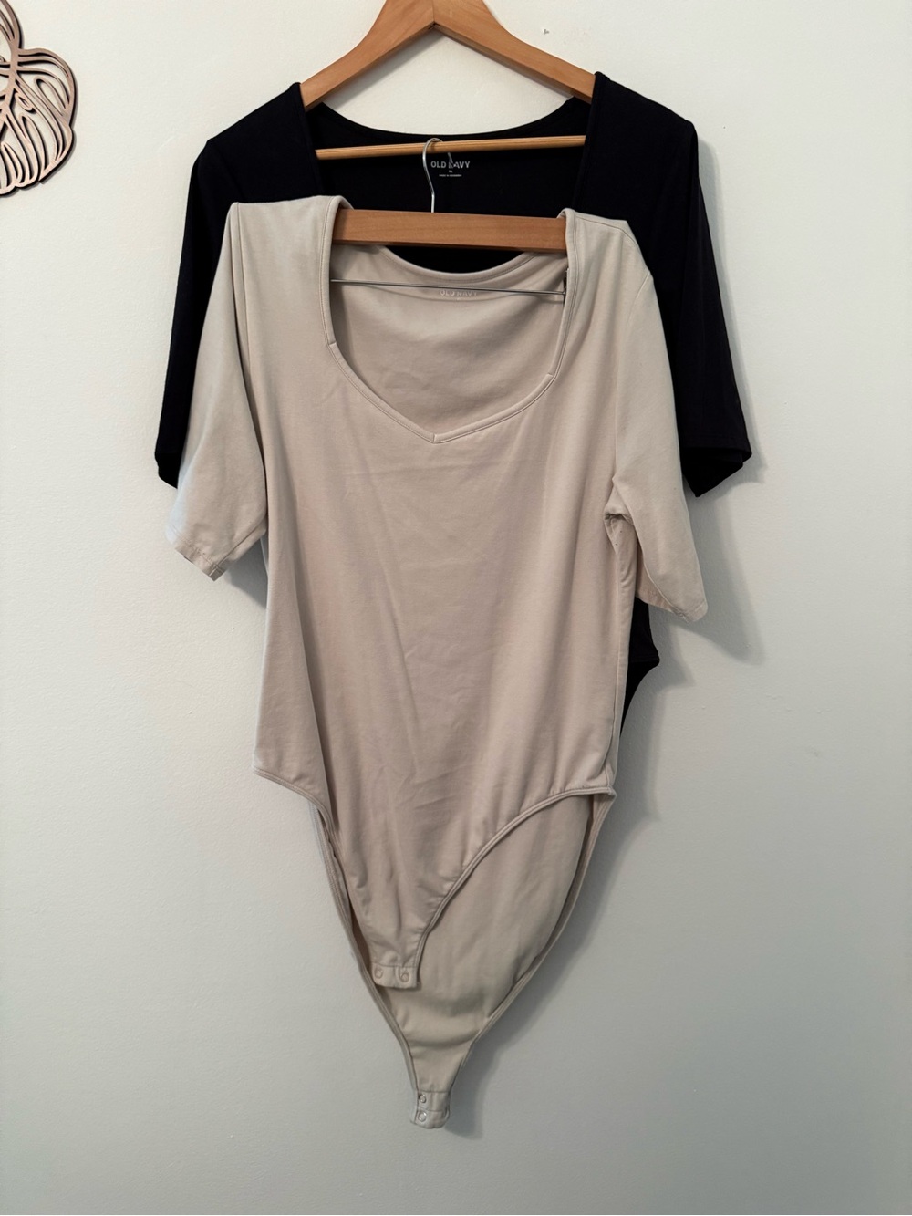 Old Navy Short-Sleeve Scoop Neck Bodysuit in Cream and Black- 2 pack
